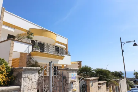 Casa la Perla in Castro Sea View