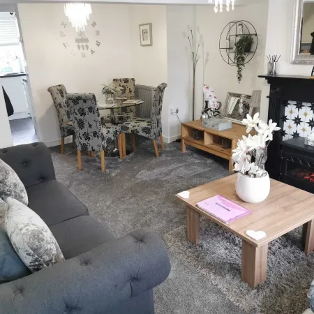 2-Bed House in Macclesfield Cheshire