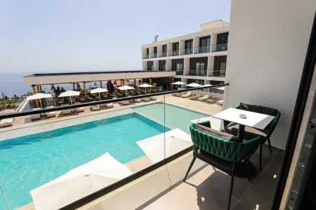 Black Diamond Hotel Dhermi Отели рядом с достопримечательностью «Qeparo Beach»