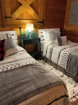 Wine Country!  Unique  2-bedroom horse farm, close by 5 star dining, 5 wineries
