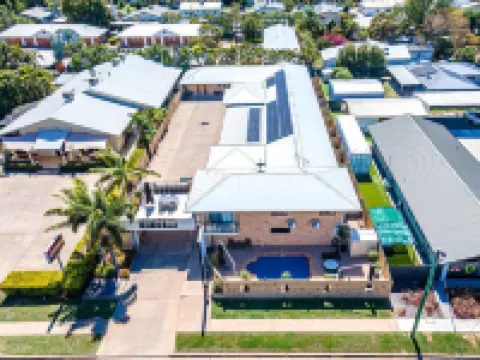 Emerald Central Palms Motel Hotels in Emerald