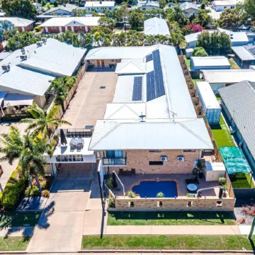 Emerald Central Palms Motel