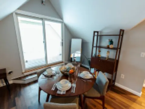 Cozy Loft steps from VT Downtown 本寧頓酒店