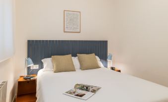 Rafael Apartment by Olala Homes