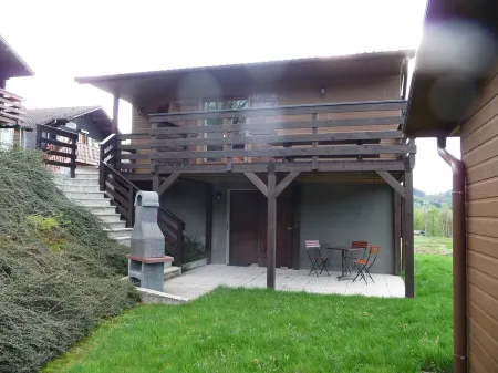 Chalet at the foot of the Alsace balloon near shops, while being quiet