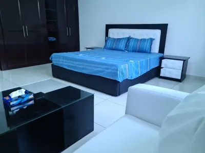 Lovely & Huge 2 Bed Apartment in Heart of the city Hotels near Aemo Company Limited