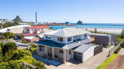 Modern Studio, close to Beach and Port Hotels in 