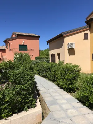 APPT 4-6 PERS POOL / AIR CONDITIONING / BEACH 200M / CLOSE TO RUSSE ISLAND Hotels in Belgodere