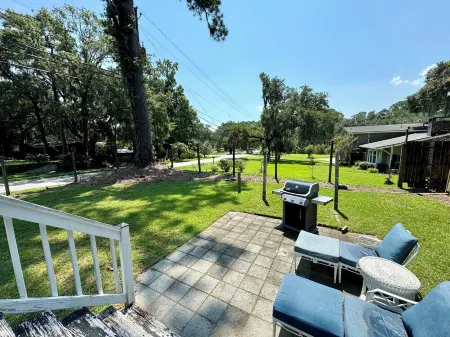 Charming 2-bedroom cottage with WiFi and AC in enchanting Beaufort