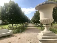 Apartment in residence quiet area near the center fully equipped.