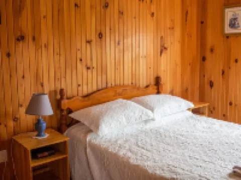 Unit 3 - Bay view cottage, near coffee shops, restaurants and beach Hotels in Kings County