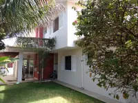 Large, airy house on Lagoinha beach, Salga condominium. 160 meters from the beach Hotels in Praia da Lagoinha