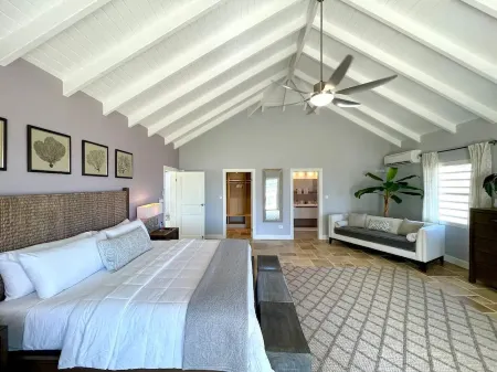 Villa Norman: Unique 3 bedroom, 3 En-Suite Bathroom on 35 Acre Green Farmland