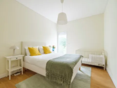 Olivais - Large Apartment Near Airport Hotels in Olivais