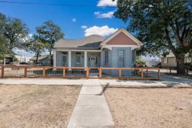 AAV Home Unit A-New!Adorable 2BR Near Fort Sam/Pearl/DT