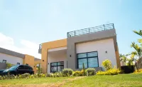 Family friendly, contemporary home w/rooftop terrace - 5 min from the beach