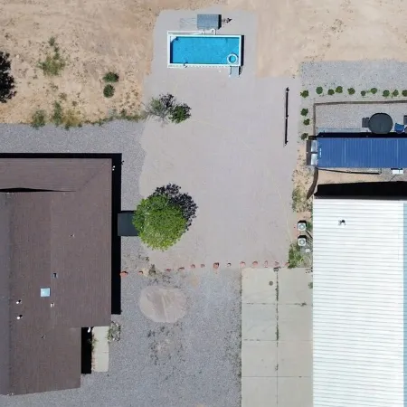 Modern Container Near Sedona • Pool • Hot Tub • King Bed