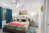 Bamboo Oasis A - 5 miles to Beach & Downtown