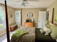 Spacious country retreat w/pool 10 minutes to downtown Madison! Pet friendly! - Boutique