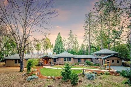 Escape to Nevada City’s Round House Retreat.