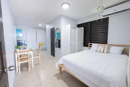 Cozy Studio Type Apartment across Jobos Beach, Isabela. WIFI & A/C.