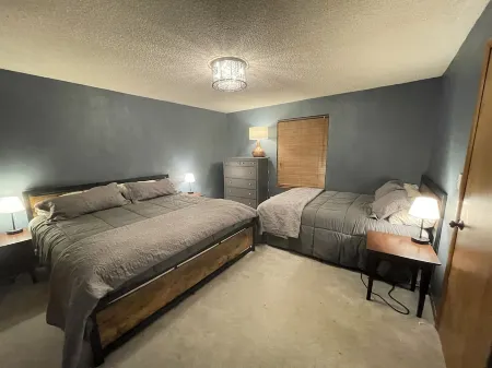 Outstanding Amenities! Stunning Views! Perfect Location! Отели рядом с достопримечательностью «Walmart»