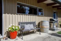 1970's Renovated,self contained 2 bedroom bach