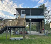 Bay Breeze Bliss~ Hot Tub, Bar & Canal~ 5mi To Beach!