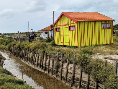 Maison Avec Jardin au Centre de L'île à Proximité des Attractions et Plages Hotels near Oléron