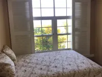 Tradewinds- quiet home overlooking the ocean Hotels in Sauteurs