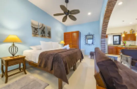 Oceanside Casita "Xalapa" with a/c and pool    5 min stroll to beach