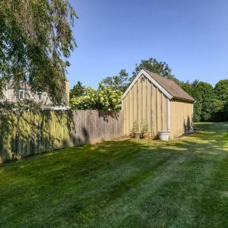 Secluded Oasis w/ Heated Salt Pool - 10 Minutes from Newport & Beaches