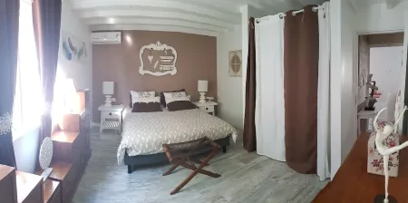 Cosy apartment with private pool and terrace. Facing ilet Pinel