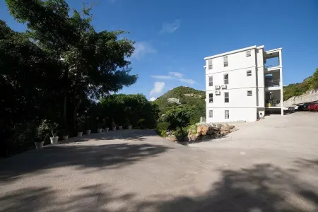 Frenchman's Cay Villa at SeaScape Отели рядом с достопримечательностью «Нанни Кей»
