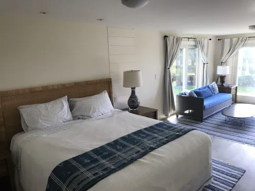 Ultimate relaxation at the beach and conservation land, completely renovated