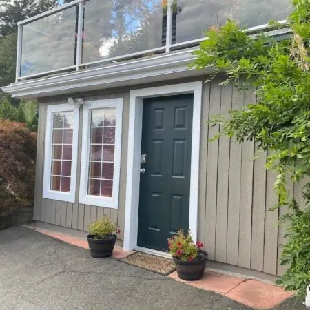 Chinook Cottage H591005337
