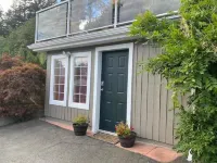 Chinook Cottage H591005337