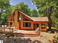 Cabin on the Betsie River Near Crystal Mountain with Excellent Fishing, Kayaking