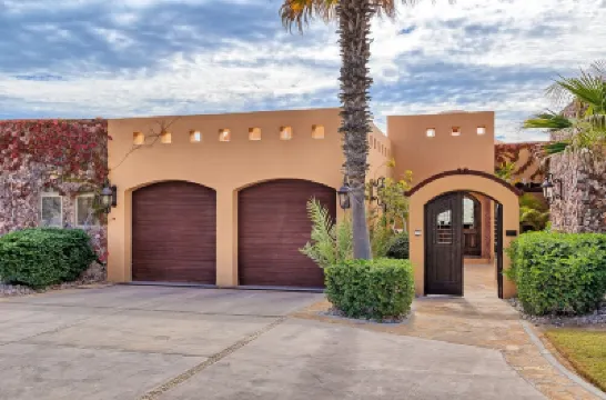 Villa #18 - Ventana - Five Bedroom Beachfront Home, Sleeps 14 Hoteles en 