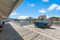 Casa de Palmas: Ultimate Pool w/ Grotto, Hot Tub & Bar