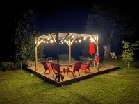 Lakefront Cottage with sandy walk in and stunning views!