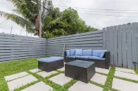 Charming and Amaizing Home with Pool in Miramar Hotels near Walmart Supercenter