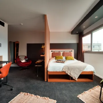 COWOOL Grenoble Hotels near Summum