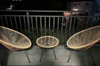 Luxury 2 Bedroom Apartment in Heart of Quincy