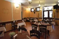 Family Hotel at Renaissance Square