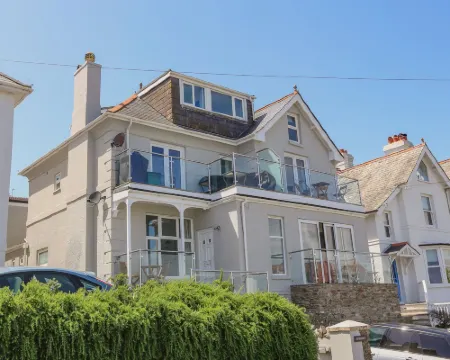 1 Lyndhurst Hotels in Salcombe
