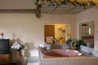 Lodi Valley Suites Hotels in Dekorra