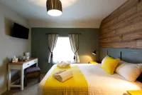 The Poacher Inn Hotels in Odiham