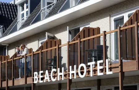 Beach Hotel I Kloeg Collection