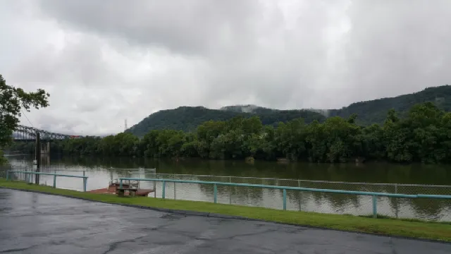 查爾斯頓豪斯特經濟旅館